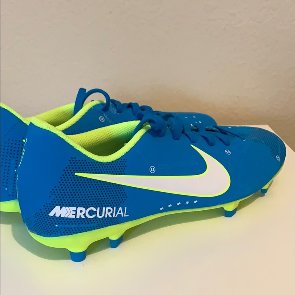 Brand New Nike Soccer Cleats - Picture 2 of 8